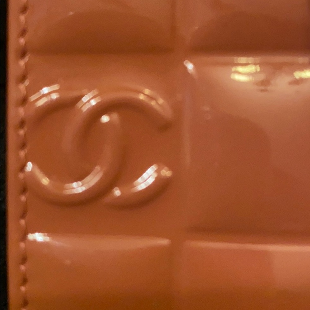 CHANEL VTG PINK CHOCOLATE BAR WRISTLET WALLET BAG BARBIECORE ⭐️⭐️⭐️⭐️⭐️ - Picture 9 of 15